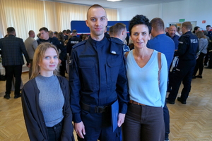 policjanci biorą udział w policyjnym ślubowaniu